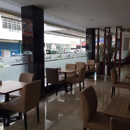 Hana Hotel Batam Exterior foto
