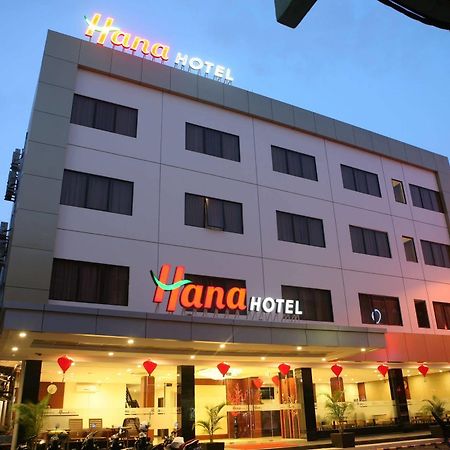 Hana Hotel Batam Exterior foto