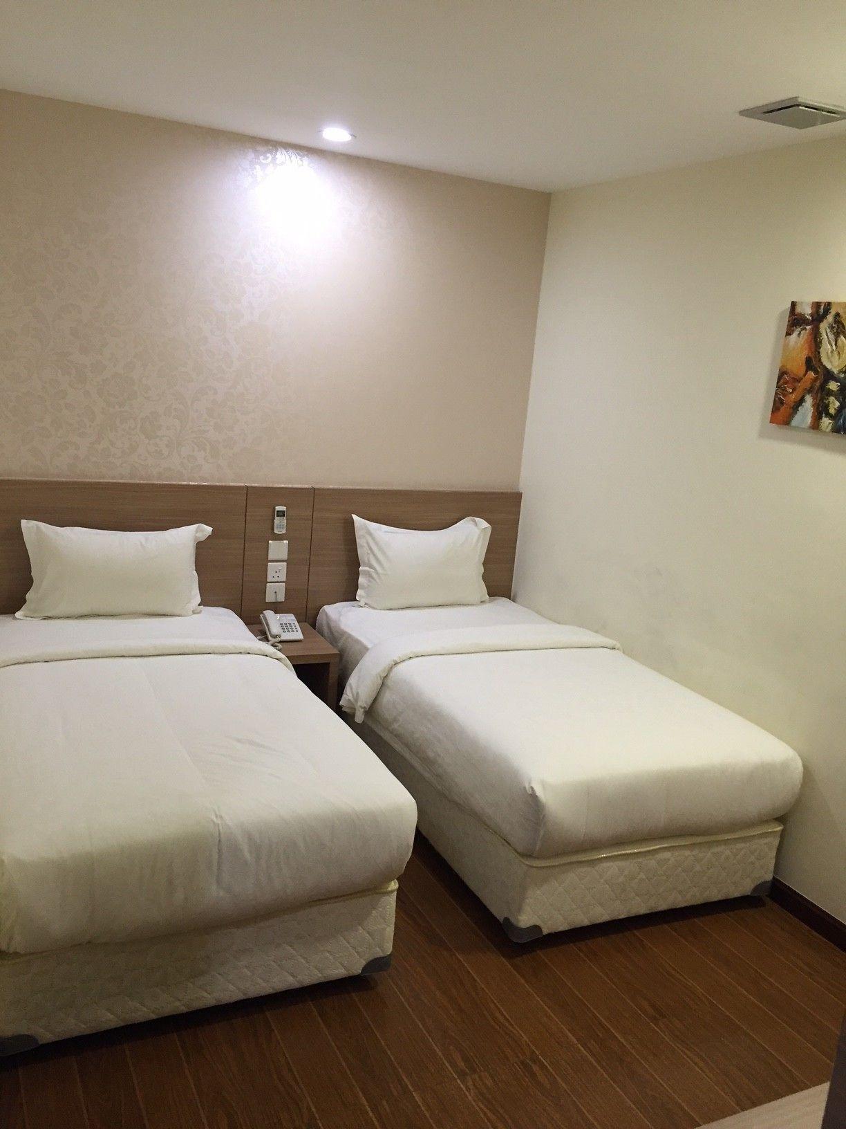 Hana Hotel Batam Exterior foto