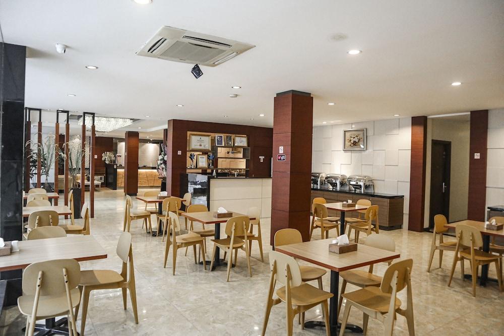 Hana Hotel Batam Exterior foto