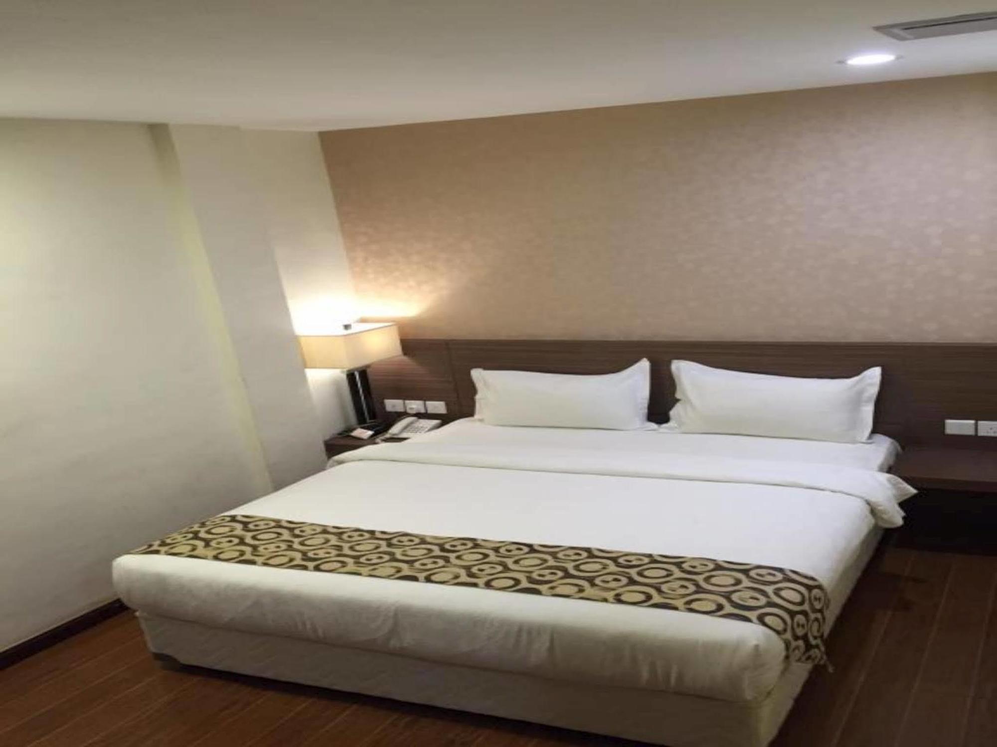 Hana Hotel Batam Exterior foto